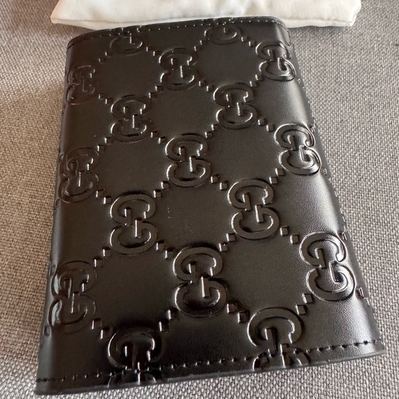 DESIGNER shiny leather embossed signature wallet - Picture 9 of 9